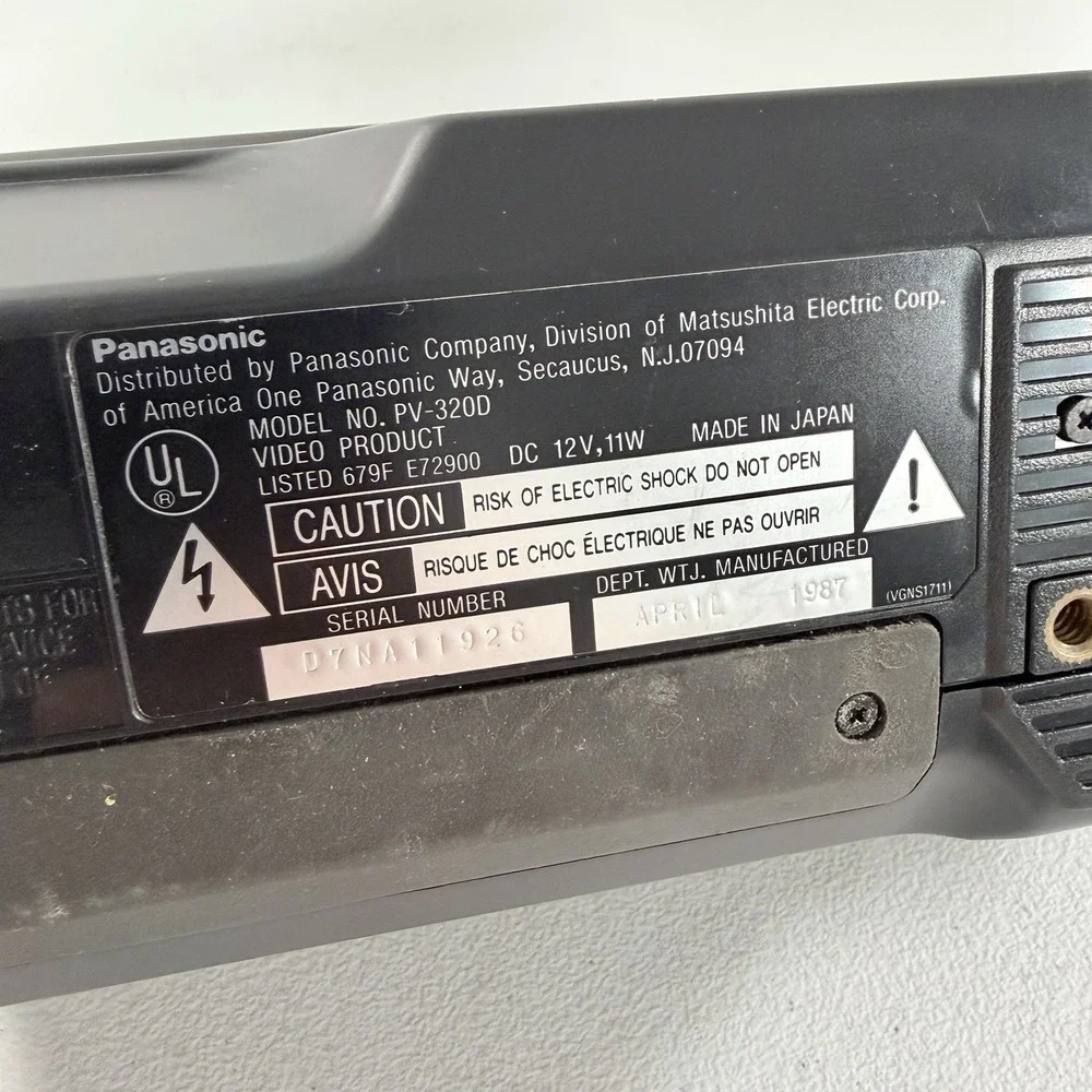 Vintage Panasonic OmniMovie VHS Camcorder PV-320D POWERS ON AS IS READ